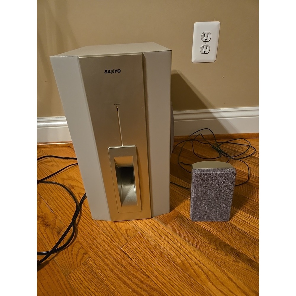 Sanyo Subwoofer ASX-3000 Powered Subwoolfer Not Tested‎